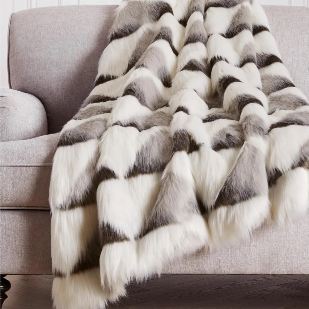 Z Gallerie Faux Fur Throw Blanket - Gray and White